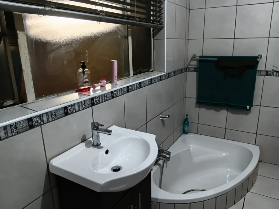 3 Bedroom Property for Sale in Russels Rest Western Cape
